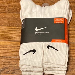Nike Men’s White Crew Socks (6pack)
